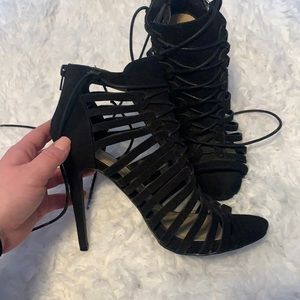 JustFab women’s black pump heals. Super cute!